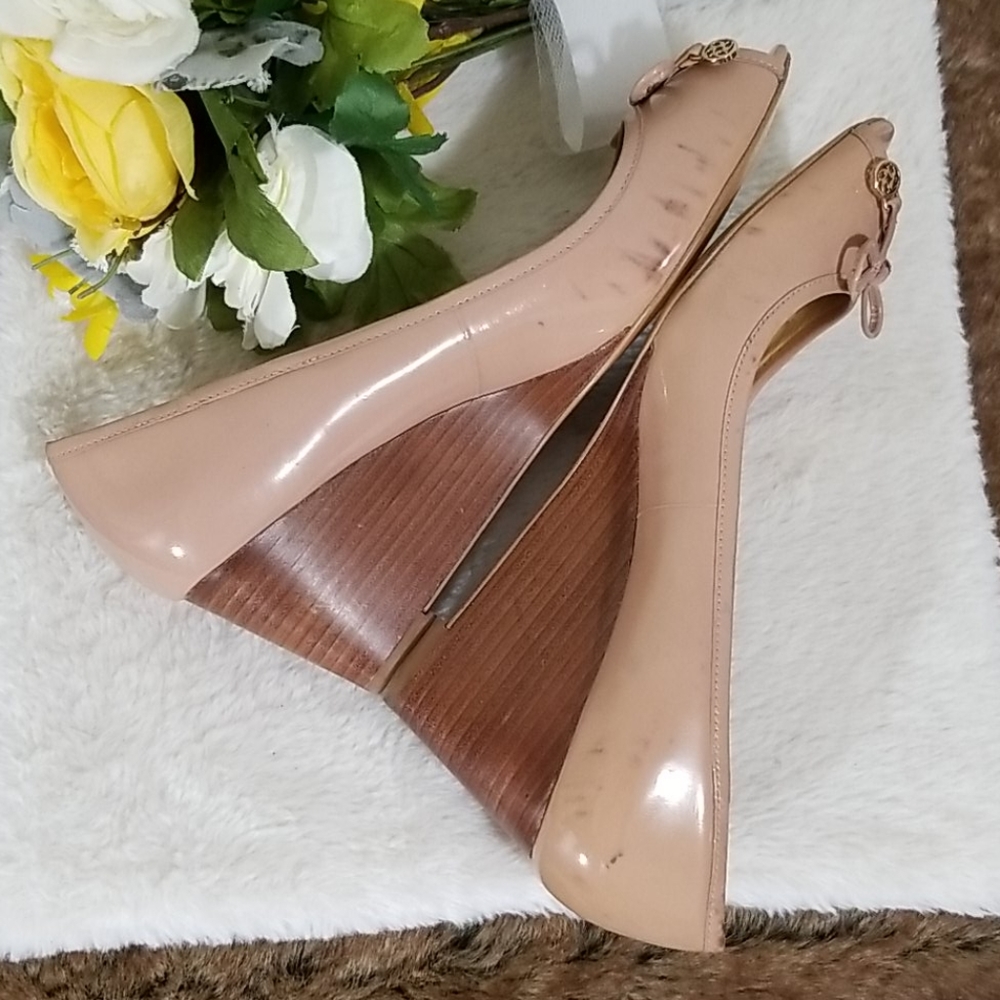 Coach PAOLA open toe patent leather wedge 9 - Picture 5 of 10